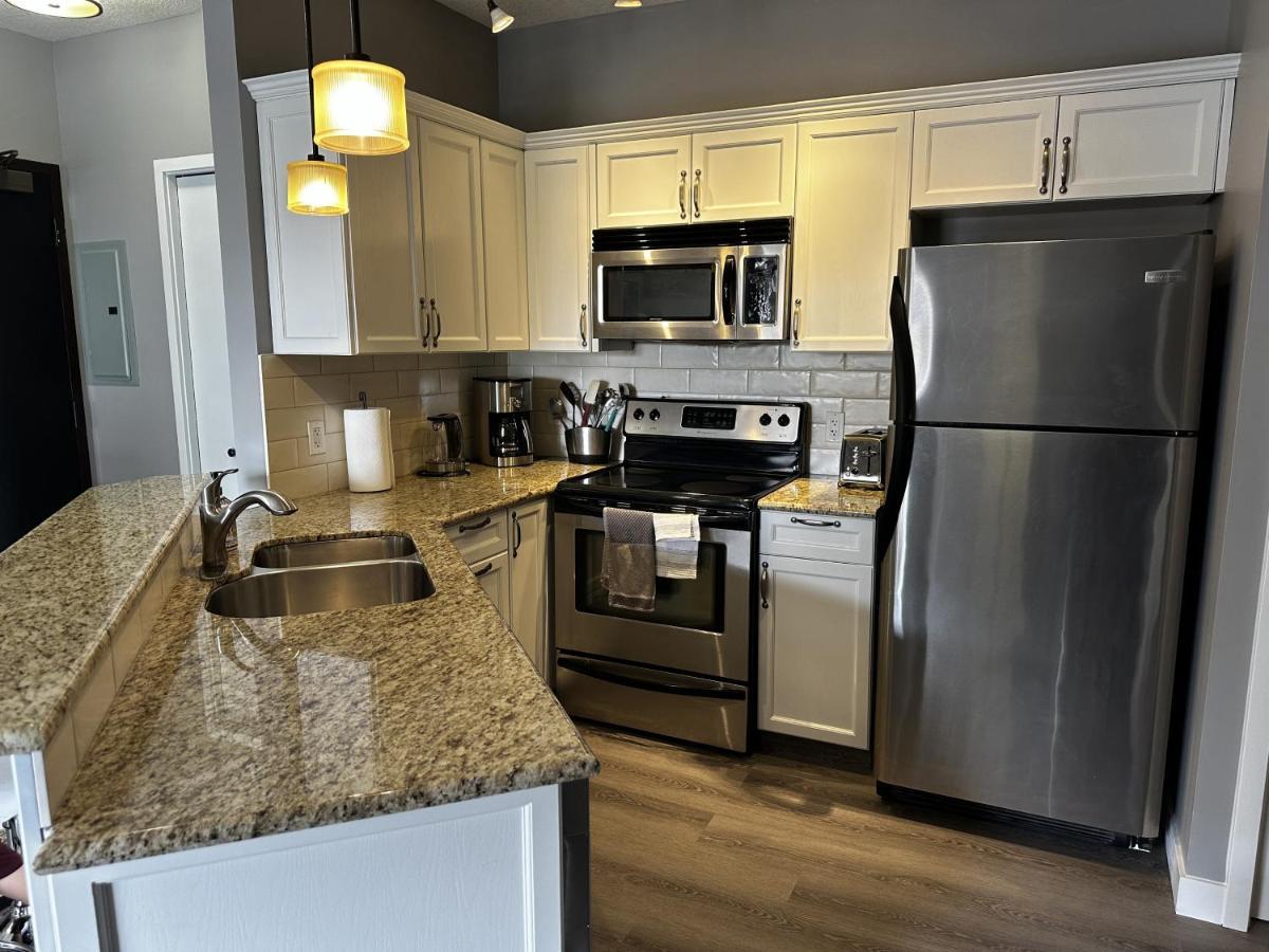 Luxury Two Queen Beds Condo - Grande Rockies Resort Indoor Parking Pool Hot Tub Gym Canmore Eksteriør bilde